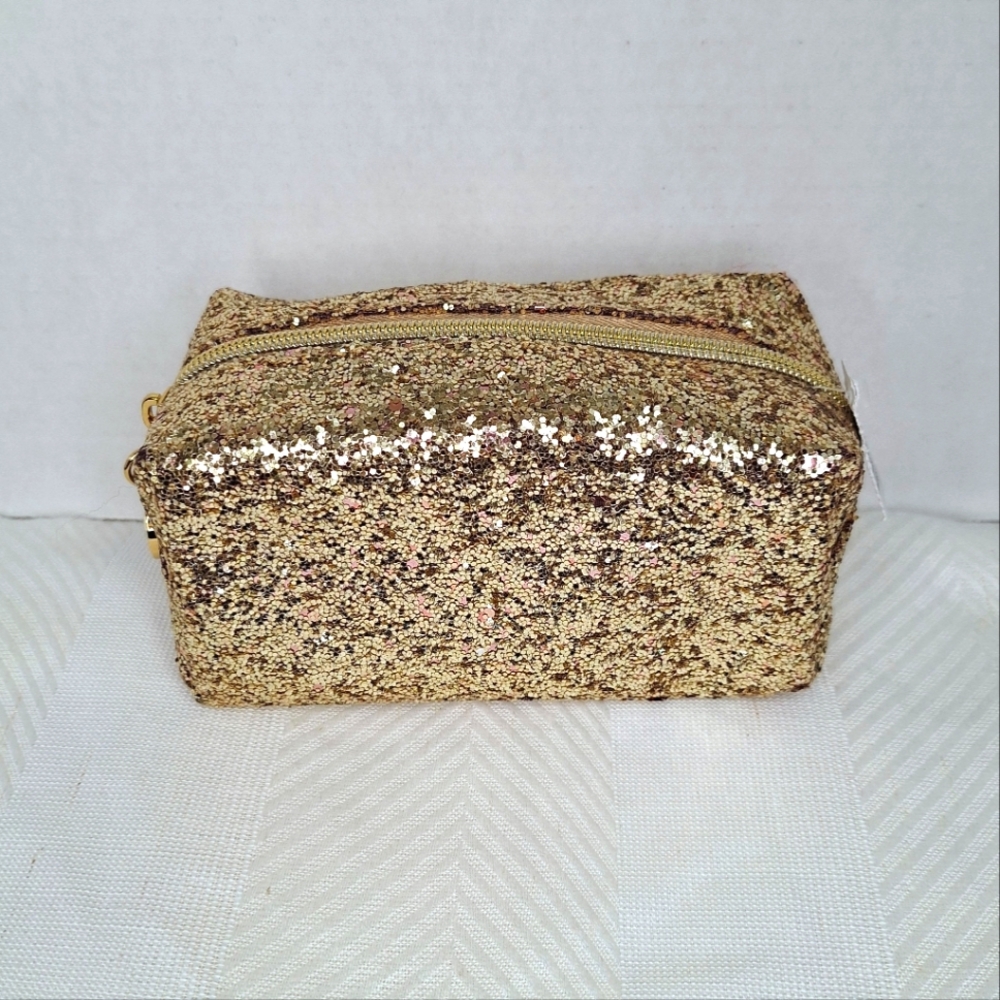 Beautiful Bath & Body Works Gold Glitters Shimmering Zip Pouch a Touch of Pink